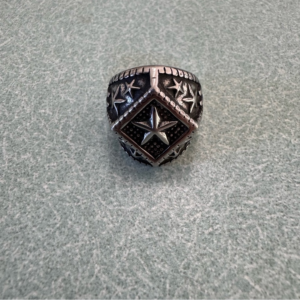 Silver star ring. Unisex.